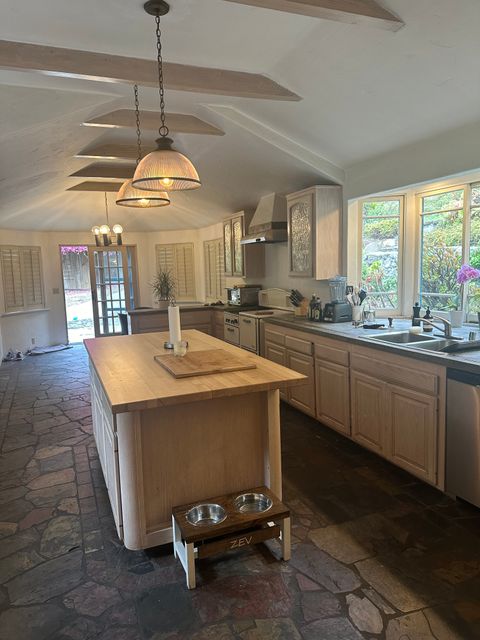 roommates in Los Angeles Shared Room in 2Bed.2Bath - cirtru.com