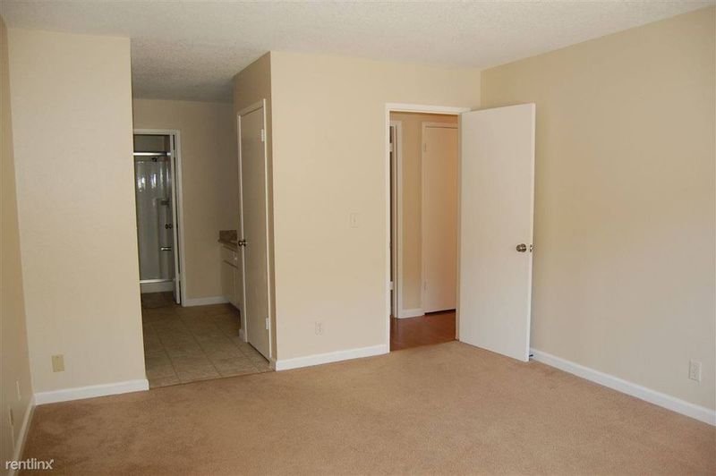 Private Room in 2Bed.2Bath