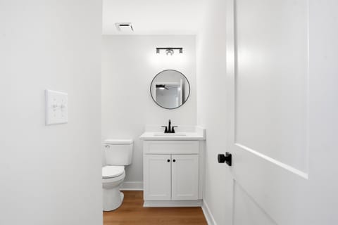 Live in Loganville (id. 37677)