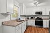 NEWLY REMODELED - FREE WIFI, WASHER/DRYER, OFF-STREET PARKING - MINI FRIDGE -FULLY EQUIPPED KITCHEN - CLOSE TO BLANDING AND 103RD, NAS JAX, DOWNTOWN (id. 15599)
