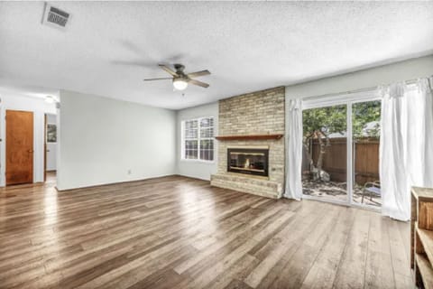 roommates in Austin Entire Place 2Bed.1Bath - cirtru.com