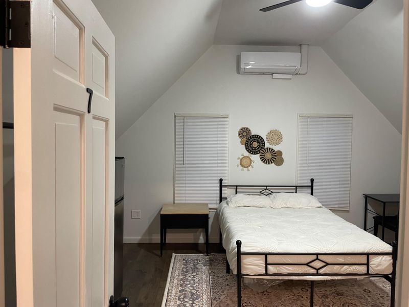 roommates in Undisclosed, Cleveland, OH 44109 Live in Cleveland! Metro West Abode (id. 23141) - cirtru.com