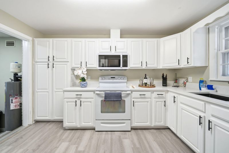 roommates in Undisclosed, Deland, FL 32720 Live in DeLand (id. 21136) - cirtru.com