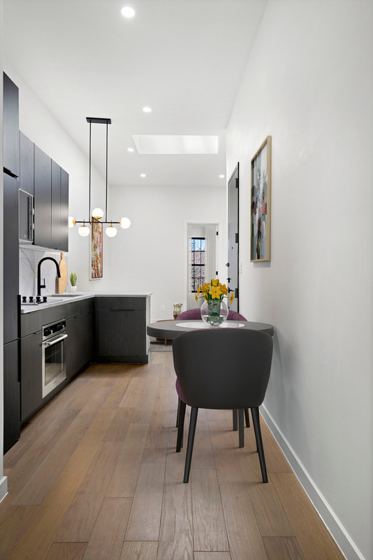 Private Room in 3 Br 2 Bath duplex
