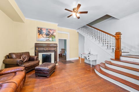 Beautiful rooms and views - all utilities included - ultra fast wifi - all it's waiting for is you! (id. 34307)