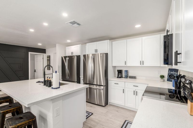 roommates in Undisclosed, Mesa, AZ 85210 Expect 5 Stars!! G Fiber WiFi Speed in a modern, gorgeous, comfy living with a caring, communicative host. Members get Sam's Club membership benefits too. (id. 18612) - cirtru.com