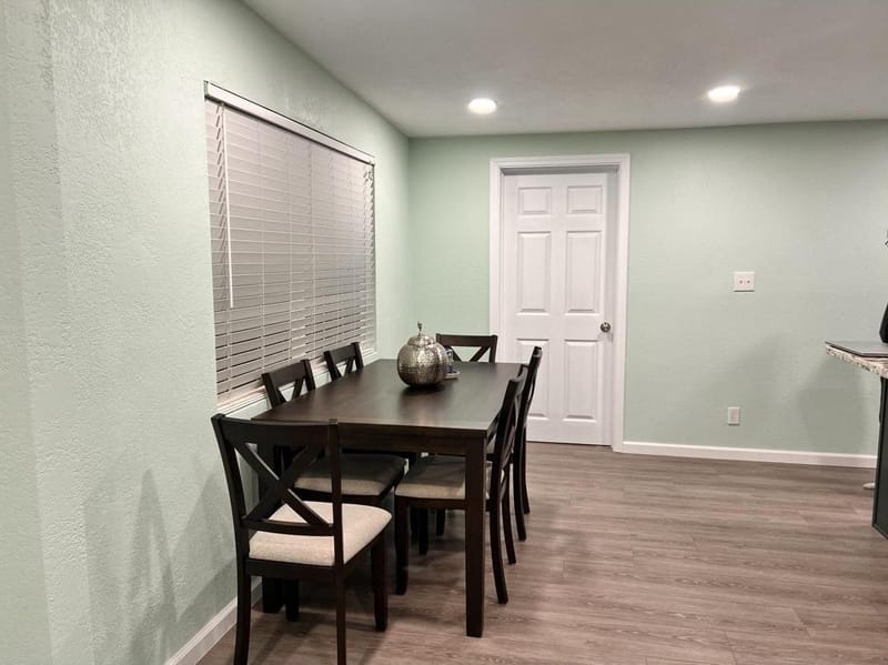 roommates in Undisclosed, Granite Bay, CA 95746 Enjoy life in a cozy four-unit home closed to freeway, shopping mall, park, beach and trail. (id. 31132) - cirtru.com