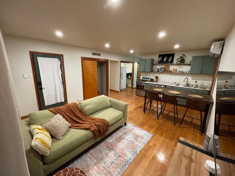 roommates in Livingston Entire Place 1Bed.1Bath - cirtru.com