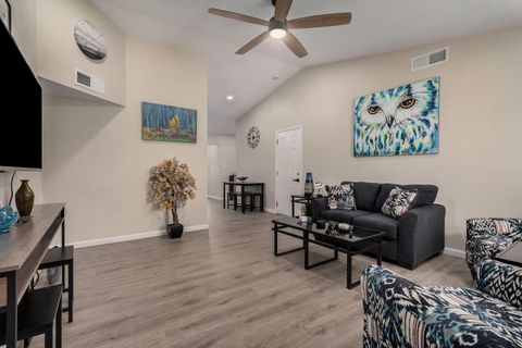 Great Chandler location- Fully equipped- Cozy Home with Family Room, Game Room & Backyard Retreat. (id. 11973)