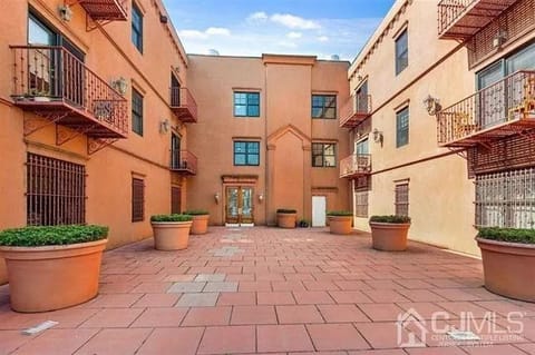 roommates in Jersey City Entire Place 2Bed.1Bath - cirtru.com
