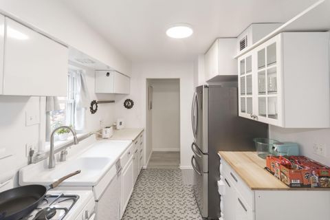 Beautiful & Peaceful Silver Spring Home for Rent   Fully Furnished Room Available   All Utilities + High-Speed WiFi Included  Safe, Quiet, and Comfortable Living ‍ Perfect for Professionals or Students  Ready for Immediate Move-In (id. 21209)