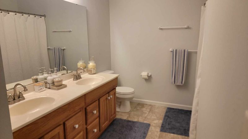 roommates in Edwardsville Private Room in 3Bed.3.5Bath - cirtru.com