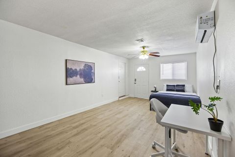 Newly Remodeled West Las Vegas Home Close to Public Transit (id. 22301)