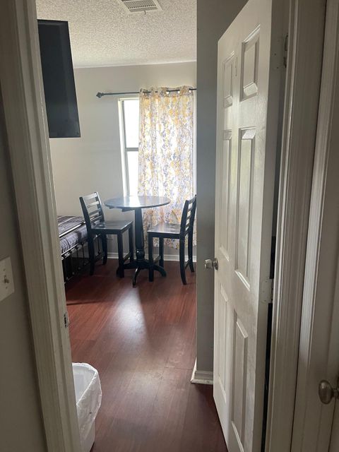 Private Room in 3Bed.2Bath