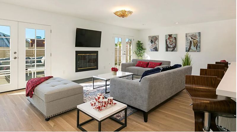 roommates in Oceanside Room2Bed.2Bath - cirtru.com