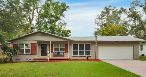 Spacious & comfortable Jacksonville House with Backyard patio & cozy firepit (id. 7213)