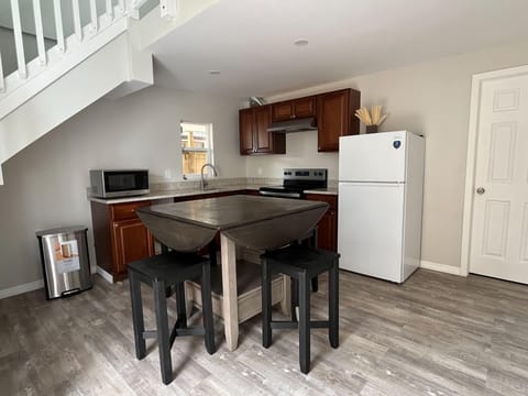 roommates in Undisclosed, Seminole, FL 33777 Live in Seminole, a 8 minute walk to transit stop Starkey Rd + Flamevine Ave (id. 43550) - cirtru.com