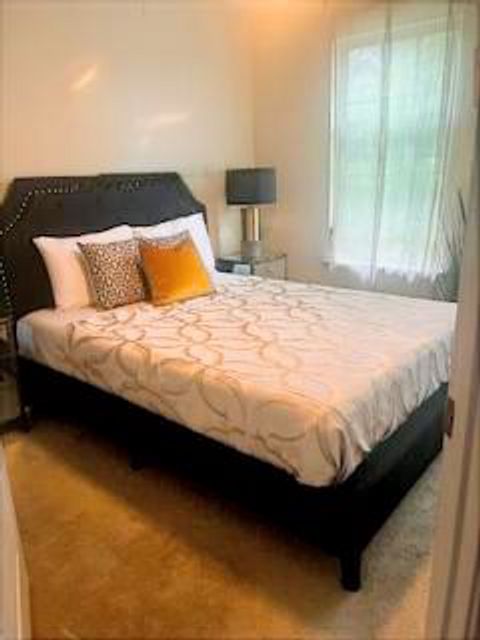 Private Room in 1Bed.1Bath