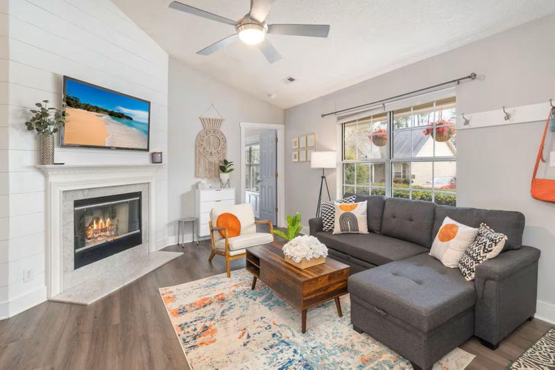 roommates in Undisclosed, Durham, NC 27707 Cute bungalow in convenient Durham Neighborhood ~ Wifi, Laundry, & Cleaning included!! (id. 9999) - cirtru.com