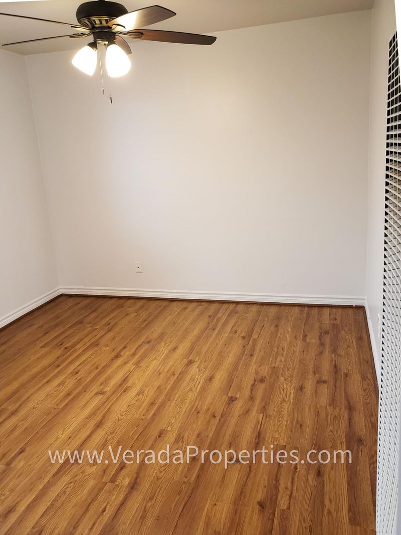 Private Room in 3Bed.1.5Bath