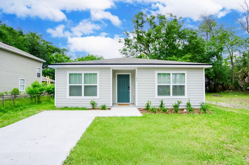 roommates in Undisclosed, Jacksonville, FL 32209 Brand New 7 BR | 7 BA Home. Fully furnished, personal mini fridge, workstation. Be First to Move In! (id. 33838) - cirtru.com