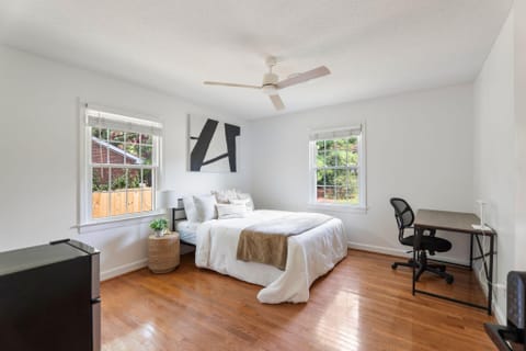 NEW in Northeast Raleigh!!  Modern Newly Renovated Rooms/ 3G High speed Internet/ Quiet Neighborhood/ Near Capital Blvd (id. 37168)