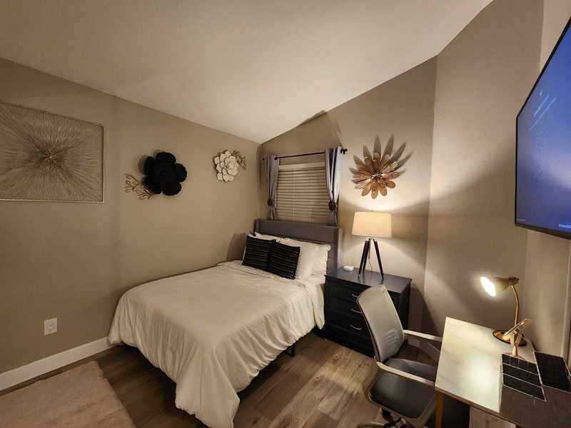 Private Room in 3Bed.2Bath