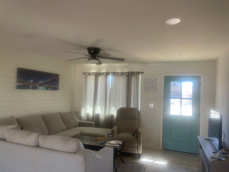 roommates in Avondale Private Room in 2Bed.1Bath - cirtru.com