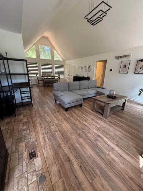 Cozy, Quiet & Comfortable Living (id. 34626)