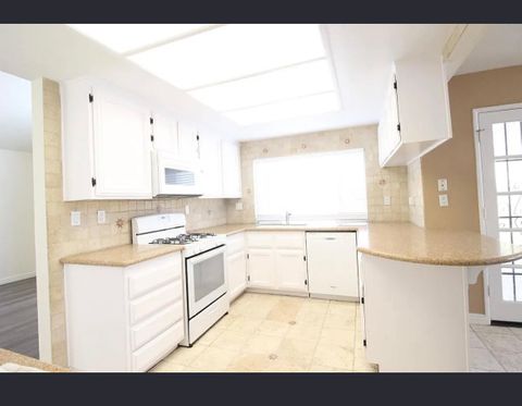 Private Room in 3Bed.2.5Bath