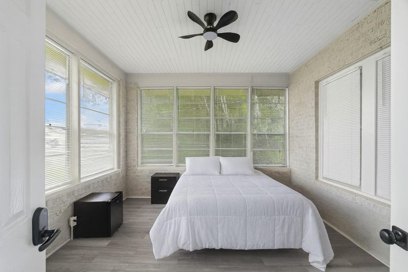 roommates in Undisclosed, Jacksonville, FL 32206 Newly Renovated Jacksonville Home  |  Private Fridge, Dedicated Workspace & Cold AC  |  No Move-In Fees  |  Brentwood (id. 16600) - cirtru.com