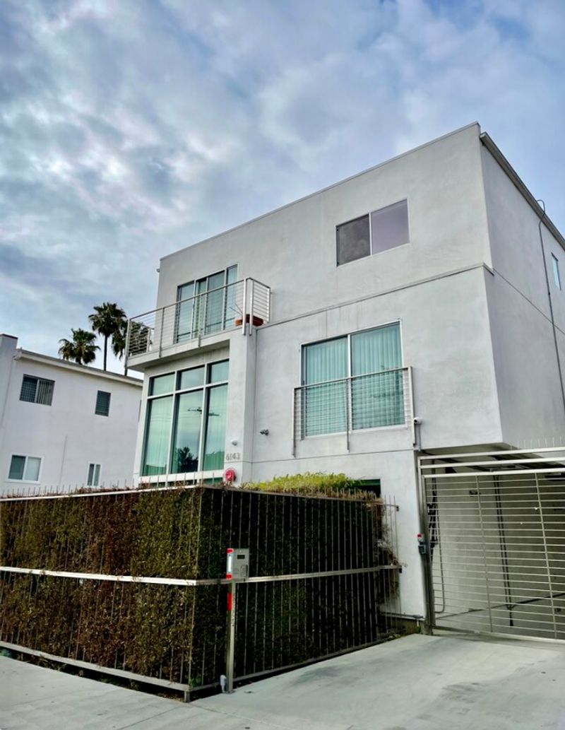 roommates in Los Angeles Private Room in 3Bed.3.5Bath - cirtru.com