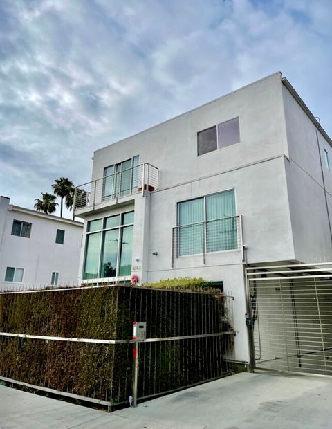 Private Room in 3Bed.3.5Bath