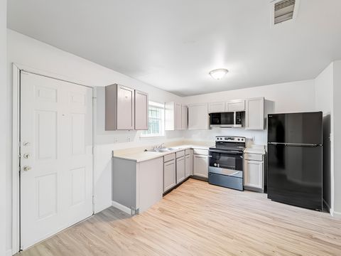 Dallas House. Newly-renovated & comfortable (id. 8840)