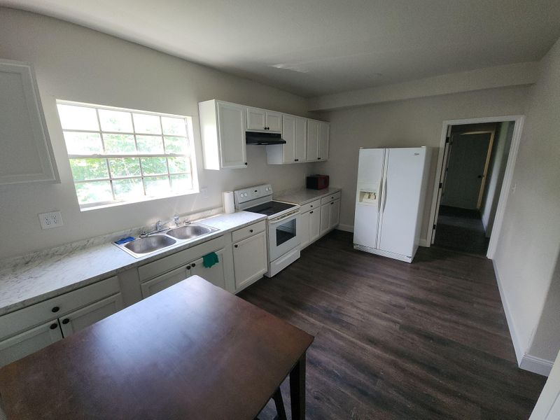 roommates in Undisclosed, Lakeland, FL 33805 Private Room w/ WiFi + Utilities |  Minutes to I-4, Downtown, Florida Southern & Malls (id. 14974) - cirtru.com