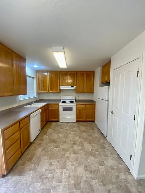 Private Room in 2Bed.1Bath
