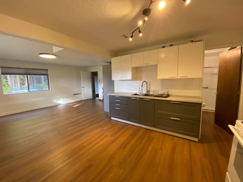 roommates in Boring Entire Place 1Bed.1Bath - cirtru.com
