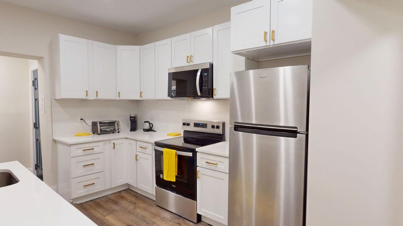roommates in Undisclosed, Baltimore, MD 21217 ***Stunning Rowhome Minutes from Coppin State University, Johns Hopkins University, and BioPark - Open, Airy, and Luxurious with Beautiful High-Quality Finishes!*** (id. 8223) - cirtru.com