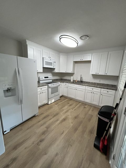 Newly Renovated Augusta Home - All Suites with Lots of Closet Space and Private Bathrooms (id. 30182)