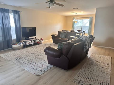 Private Room in 4Bed.2.5Bath
