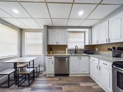 roommates in Undisclosed, Tampa, FL 33614 Completely Renovated Tampa House! Close to everything and walkable! (id. 7486) - cirtru.com