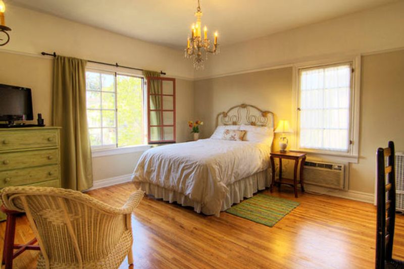 roommates in Los Angeles Entire Place 1Bed.1Bath - cirtru.com