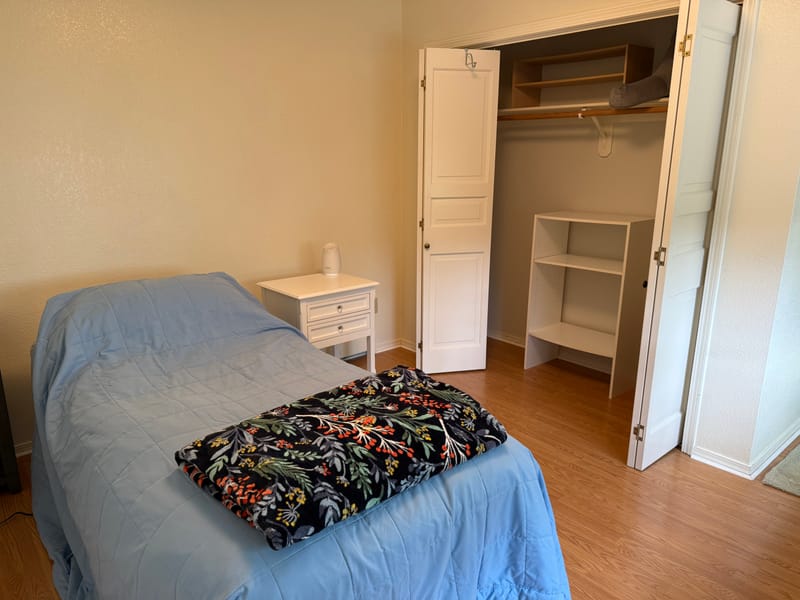 Private Room in 3Bed.2.5Bath