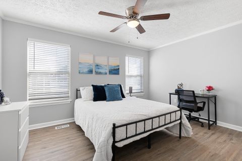 Newly-renovated& modern  with space for you to spread out! (id. 10106)