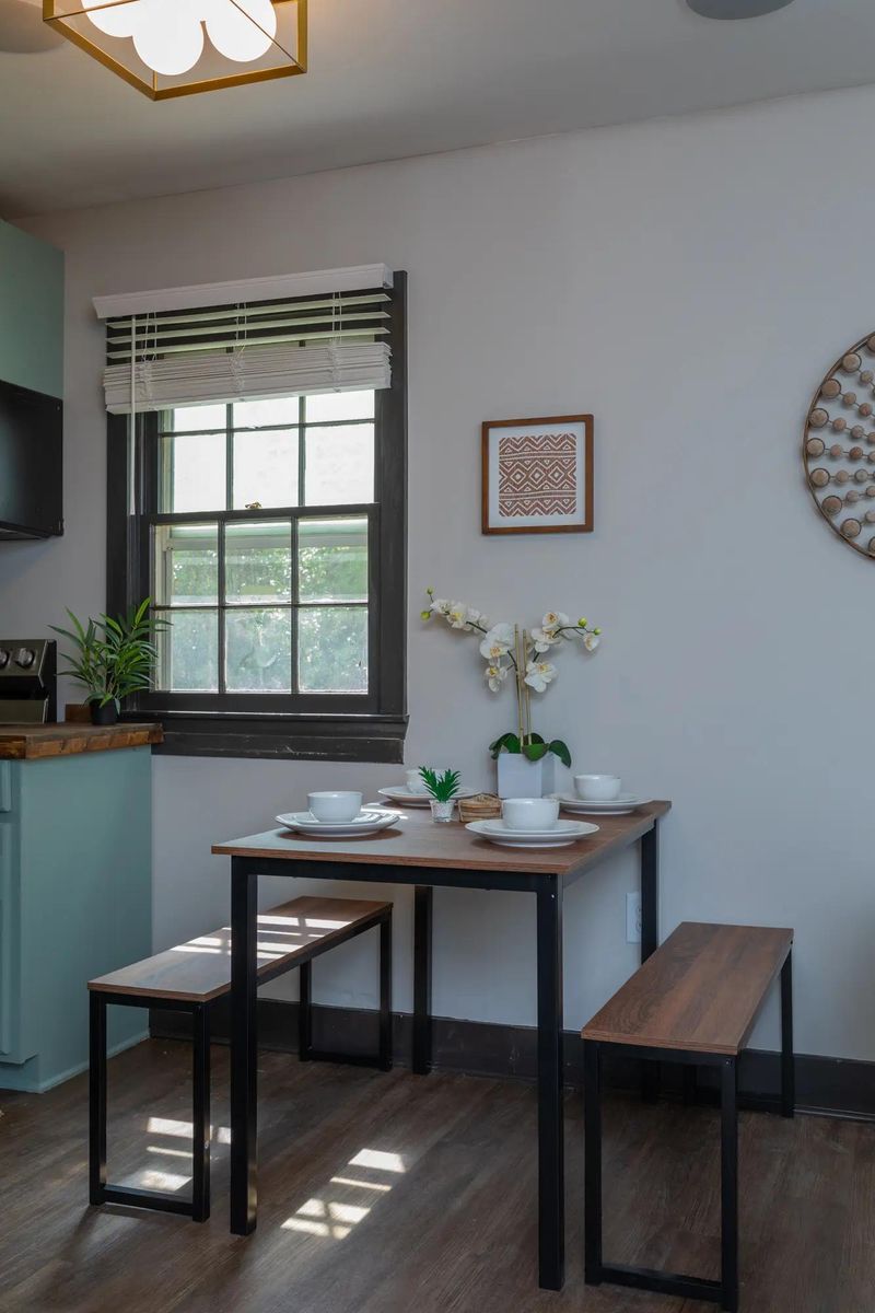 roommates in Undisclosed, Charlotte, NC 28208 1945 Cozy Cottage – Warm, Home-Like Comfort, Minutes to Uptown, Airport, Grocery, Highway (id. 21363) - cirtru.com