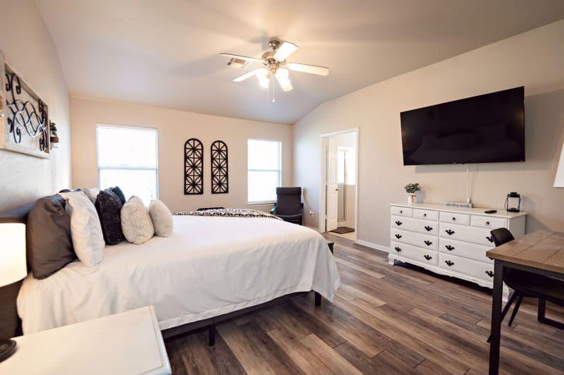 roommates in Undisclosed, Harker Heights, TX 76548 Modern Comfort near Fort Cavazos!  Walk to Market Heights & Target (id. 34676) - cirtru.com