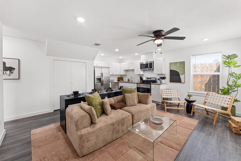 roommates in Undisclosed, Houston, TX 77016 Live in Trinity / Houston Gardens (id. 43942) - cirtru.com