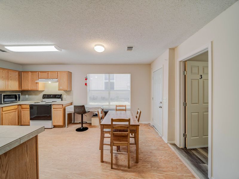 roommates in Undisclosed, Dallas, TX 75241 Desirable locationIn a quiet low traffic street, close to public transportation and highway 35E. Fully stocked kitchen and high speed Wifi! (id. 3952) - cirtru.com