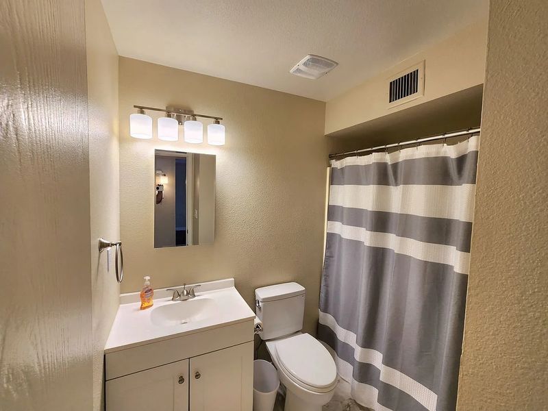 roommates in Mesa Private Room in 2Bed.2Bath - cirtru.com