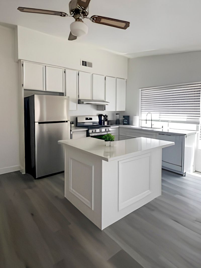 Newly-renovated & cozy Las Vegas House with Backyard (id. 7913)